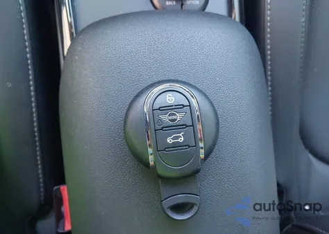 2019 Mini Clubman Cooper S z USA, uszkodzony, nr VIN WMWLU5C5XK2G05222